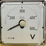 Voltmètre de tableau CDC 500 V
